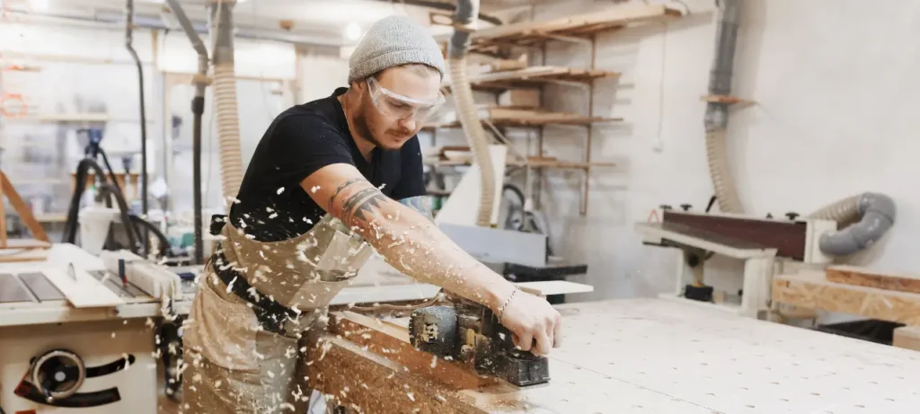 Build Your Future for Free! Enroll in Top Carpentry Courses Today